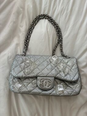 Chanel Silver Quilted Shoulder Bag ice cube 🧊 jumbo